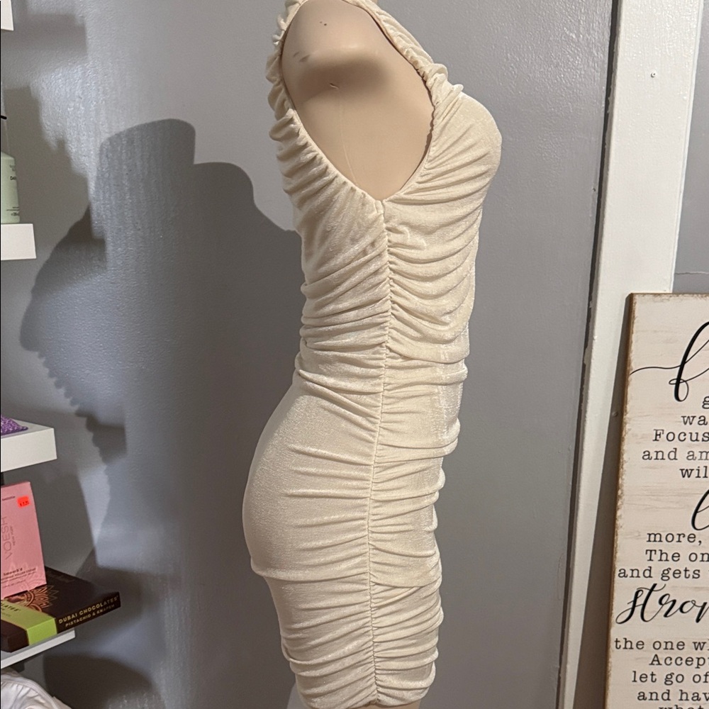 Elegant Cream One-Shoulder Dress - Picture 11 of 11